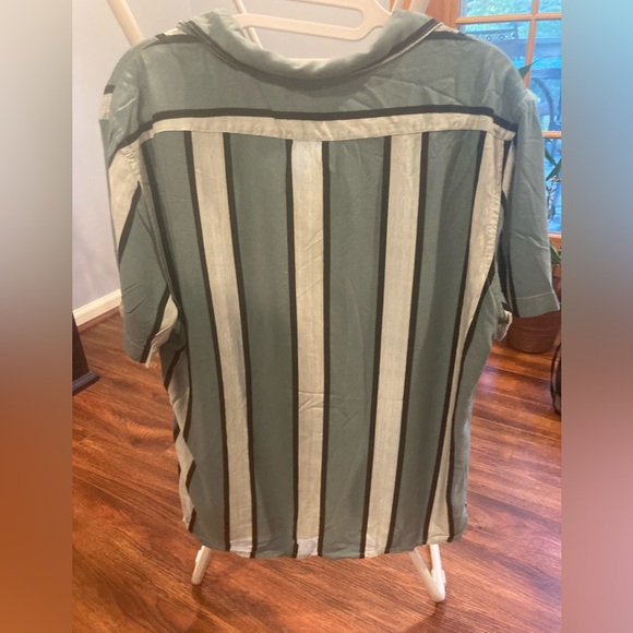 Express Green Striped Rayon Short Sleeve Dress Shirt - Picture 3 of 3